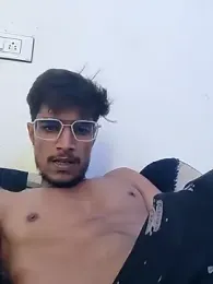 kaushikhotty — webcam model online on stripchat