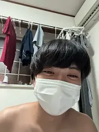 pychan — webcam model online on stripchat