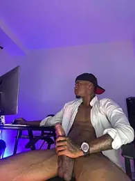 AaronCruz_ — Stripchat stream photo (May 2026)