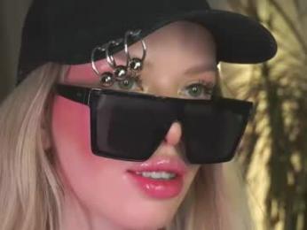 agent_blonde — Chaturbate stream photo (Apr 2026)