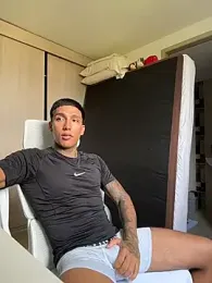 sendfer — webcam model online on stripchat