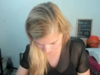 artsyandcraftsy_ — Chaturbate profile photo