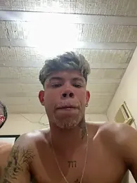 Uchihaxxx — webcam model online on stripchat