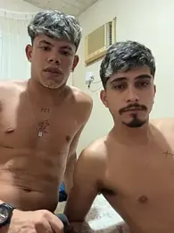 Uchihaxxx — webcam model online on stripchat