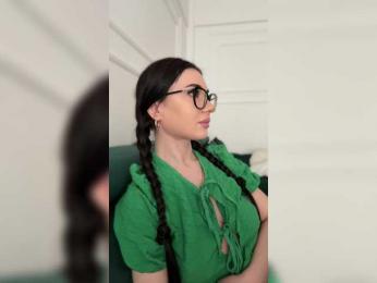 IvyNoirr — webcam model online on bongacams