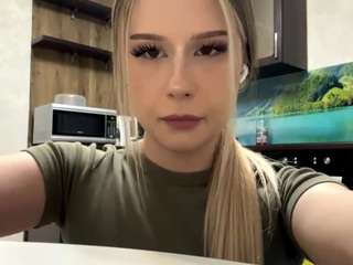 lioraroux — Camsoda stream photo (May 2026)