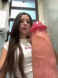 -_MiaQueen_- — Stripchat stream photo (Apr 2026)