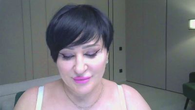 kleo37 — webcam model online on cam4