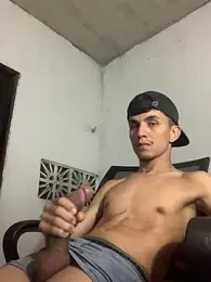 gabrielzinnnn085 — Stripchat stream photo (Aug 2026)