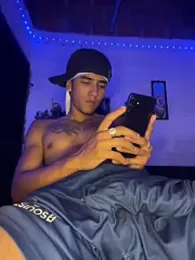 billi_adamzz — Stripchat stream photo (May 2026)