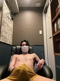 paroncho — webcam model online on stripchat