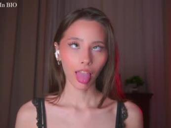 falinecrosthwaite — webcam model online on chaturbate