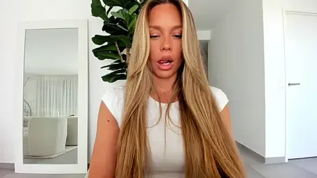 Kalyssy — Stripchat stream photo (Apr 2026)