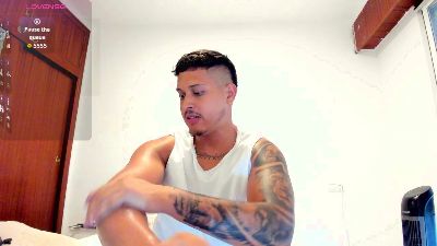 JohanSmith__ — webcam model online on cam4