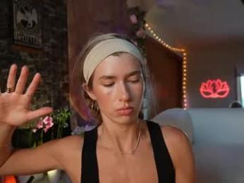 lucy_gooosey — chaturbate