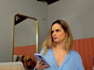 Mia Summer — webcam model online on flirt4free