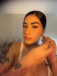 clarachanelricek — webcam model online on stripchat