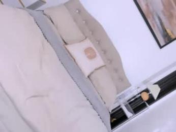 sophiaarmani — webcam model online on chaturbate