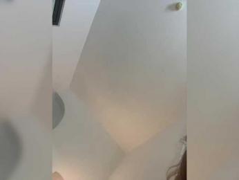LittleDilara — webcam model online on bongacams