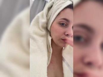 HoneyCherry — Bongacams recorded stream screenshot (19 May 2025)