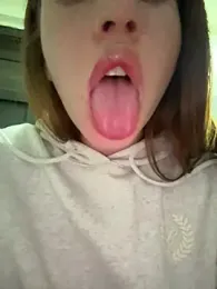 roouse — Stripchat recorded stream image, 19.05.2025 21:00