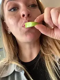 Sweet___Emily — Stripchat recorded stream image, 27.05.2025 10:20