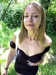 AnastasiaAniess — Stripchat recorded stream screenshot (29 May 2025)