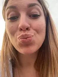 Sweet___Emily — Stripchat recorded stream image, 30.05.2025 13:50