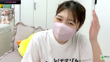 SUZU_ — Stripchat recorded stream image, 05.06.2025 12:00
