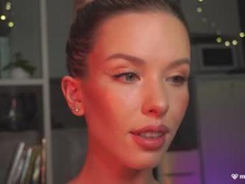 agent_blonde — Chaturbate recorded stream image, 07.06.2025 19:00