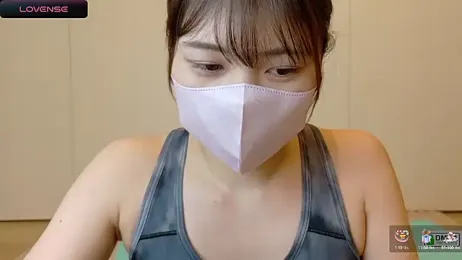 SUZU_ — Stripchat recorded stream image, 16.06.2025 12:00