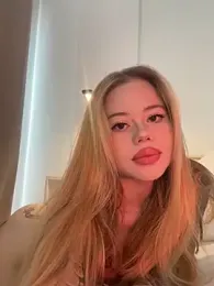 curchez_ — Stripchat recorded stream screenshot (17 Jun 2025)