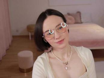 MissEssie — Bongacams recorded stream screenshot (18 Jun 2025)