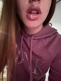 roouse — Stripchat recorded stream image, 20.06.2025 21:40