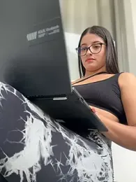Arilw — Stripchat recorded stream image, 24.06.2025 16:20