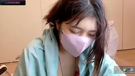 SUZU_ — Stripchat recorded stream image, 25.06.2025 13:00