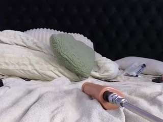 lindseyk — Camsoda recorded stream image, 27.06.2025 11:40