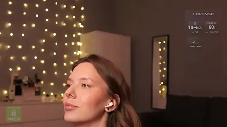 Hit-girl- — Stripchat recorded stream screenshot (11 Feb 2025)