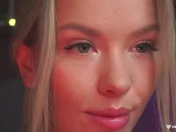 agent_blonde — Chaturbate recorded stream image, 04.07.2025 19:50