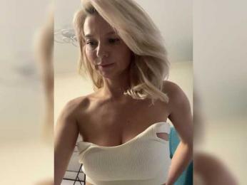 -Molly- — Bongacams recorded stream screenshot (12 Feb 2025)