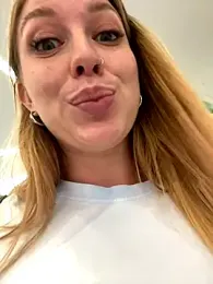 Sweet___Emily — Stripchat recorded stream image, 19.07.2025 10:10