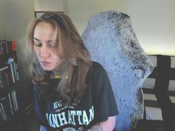 Adamova_Eva — Bongacams recorded stream image, 12.02.2025 18:40
