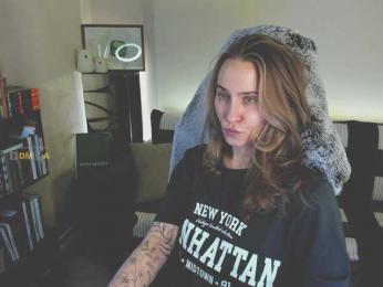 Adamova_Eva — Bongacams recorded stream image, 12.02.2025 18:40