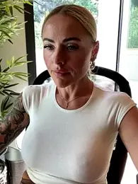 EmaSalis — Stripchat recorded stream screenshot (06 Aug 2025)