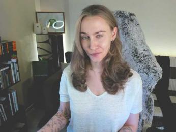 Adamova_Eva — Bongacams recorded stream image, 13.02.2025 19:20