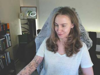 Adamova_Eva — Bongacams recorded stream image, 13.02.2025 19:20