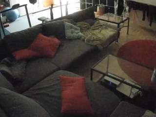 voyeurcam-julmodels-living-3 — Camsoda recorded stream image, 07.08.2025 18:00