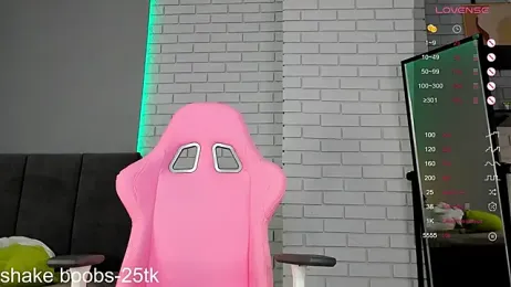 hazel_77 — Stripchat recorded stream image, 18.08.2025 02:50