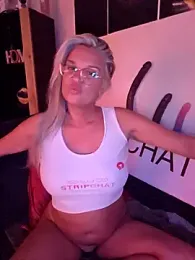 SpicyVicky — Stripchat recorded stream image, 20.08.2025 05:00