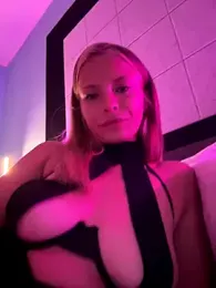 AnastasiaAniess — Stripchat recorded stream screenshot (20 Aug 2025)